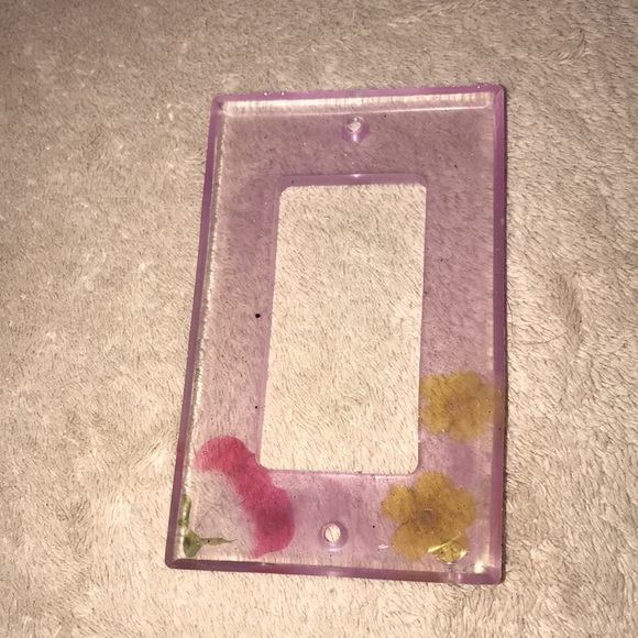 Unique Epoxy resin light purple panel switch plate with flowers by Me & Nicole💕 - Picture 2 of 3